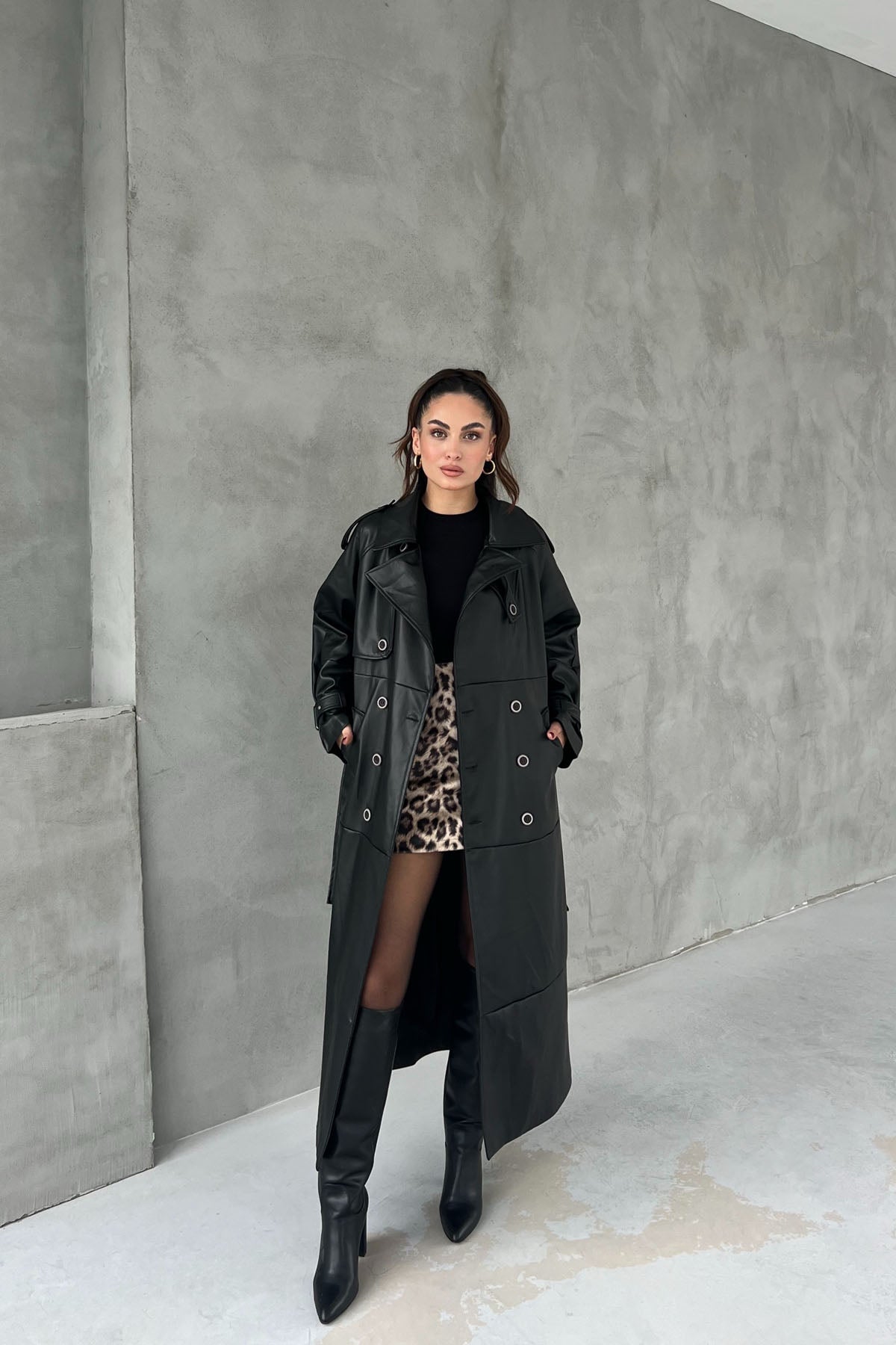 Siyah Kemerli Düğmeli Premium Deri Trençkot SY-2610-Siyah