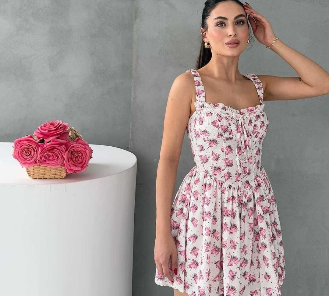 Sıcak Havalara Uygun En Hafif Elbise Seçimleri