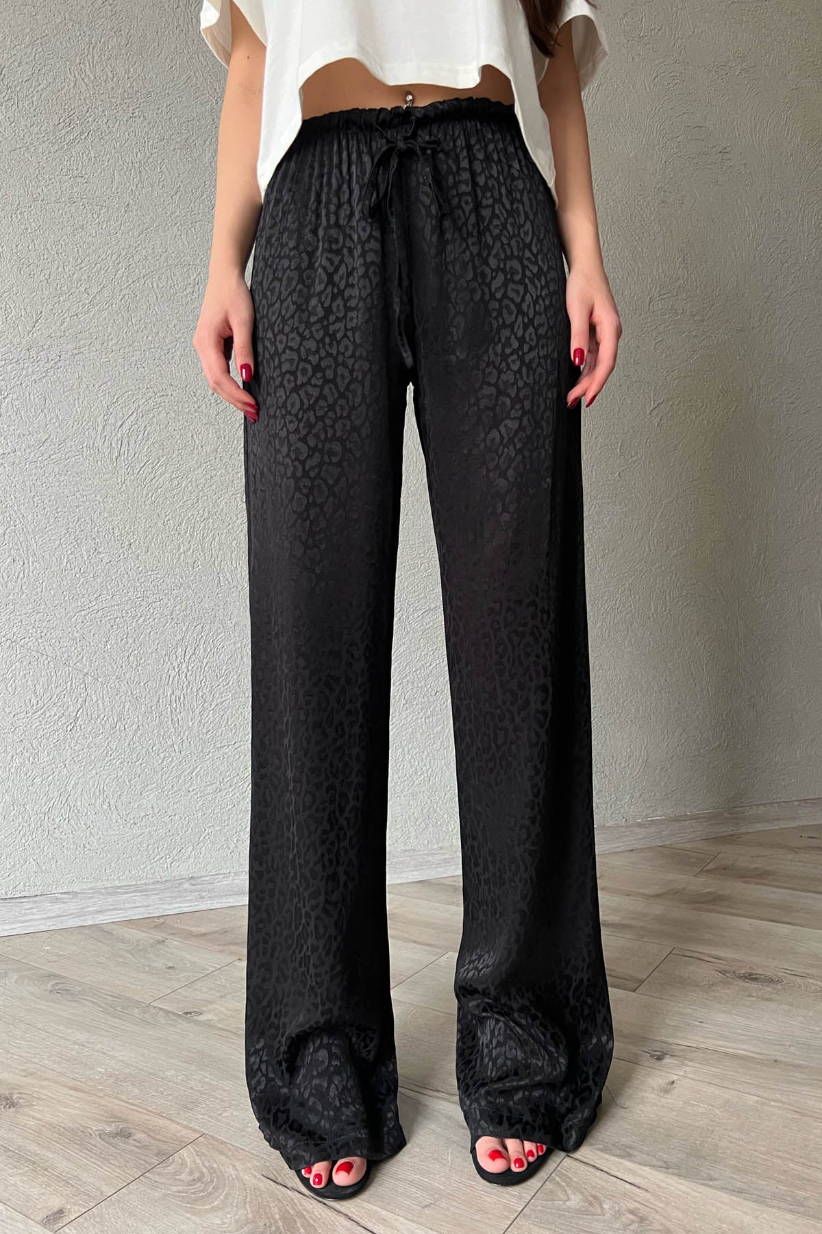 Siyah Leopar Desenli Jakarlı Bol Paça Pantolon SY-1686-Siyah