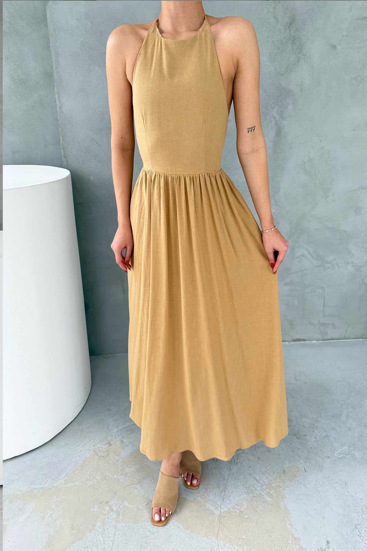 Camel Sırt Dekolteli Keten Uzun Elbise SY-2336-Camel