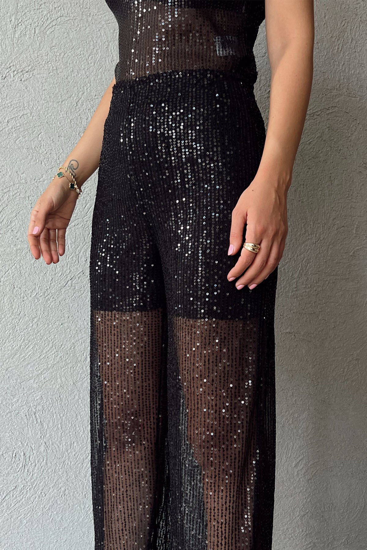 Siyah Pullu Transparan Bluz ve Beli Lastikli Pantolon Takım SY-1141-Siyah