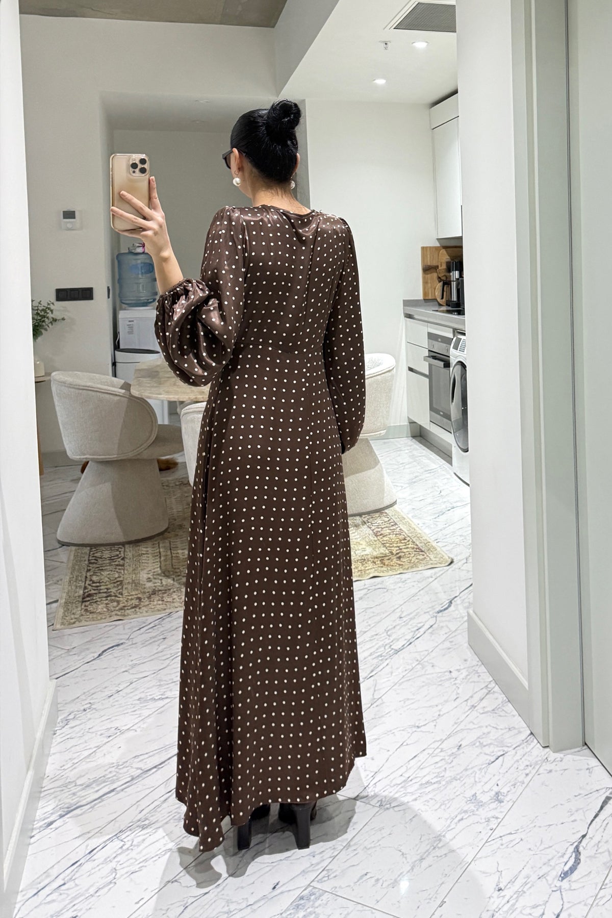 Kahve Puantiyeli Dantelli Saten Elbise SY-3579-Kahverengi