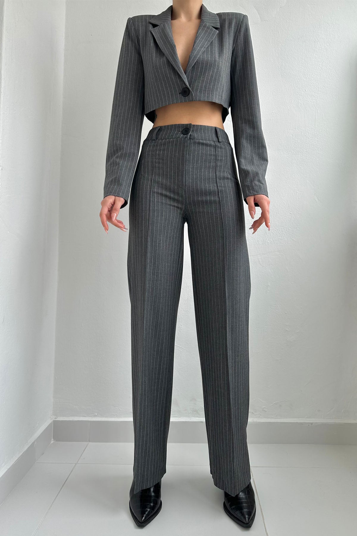 Gri Çizgili Tek Düğmeli Crop Ceket Pantolon Takım SY-0051-Gri