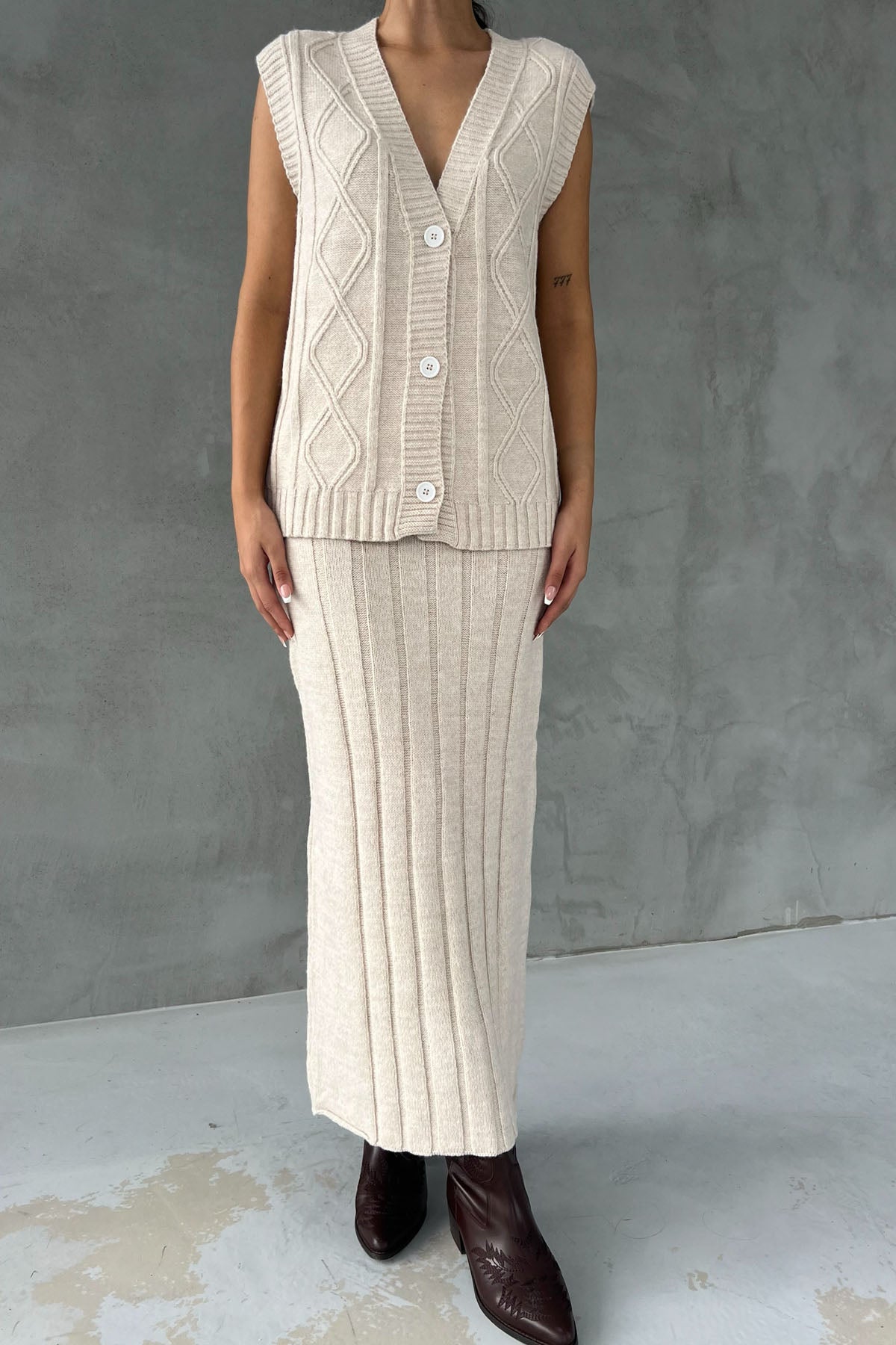 Bej Düğmeli Yelek Çan Etek Triko Takım SY-2492-Bej