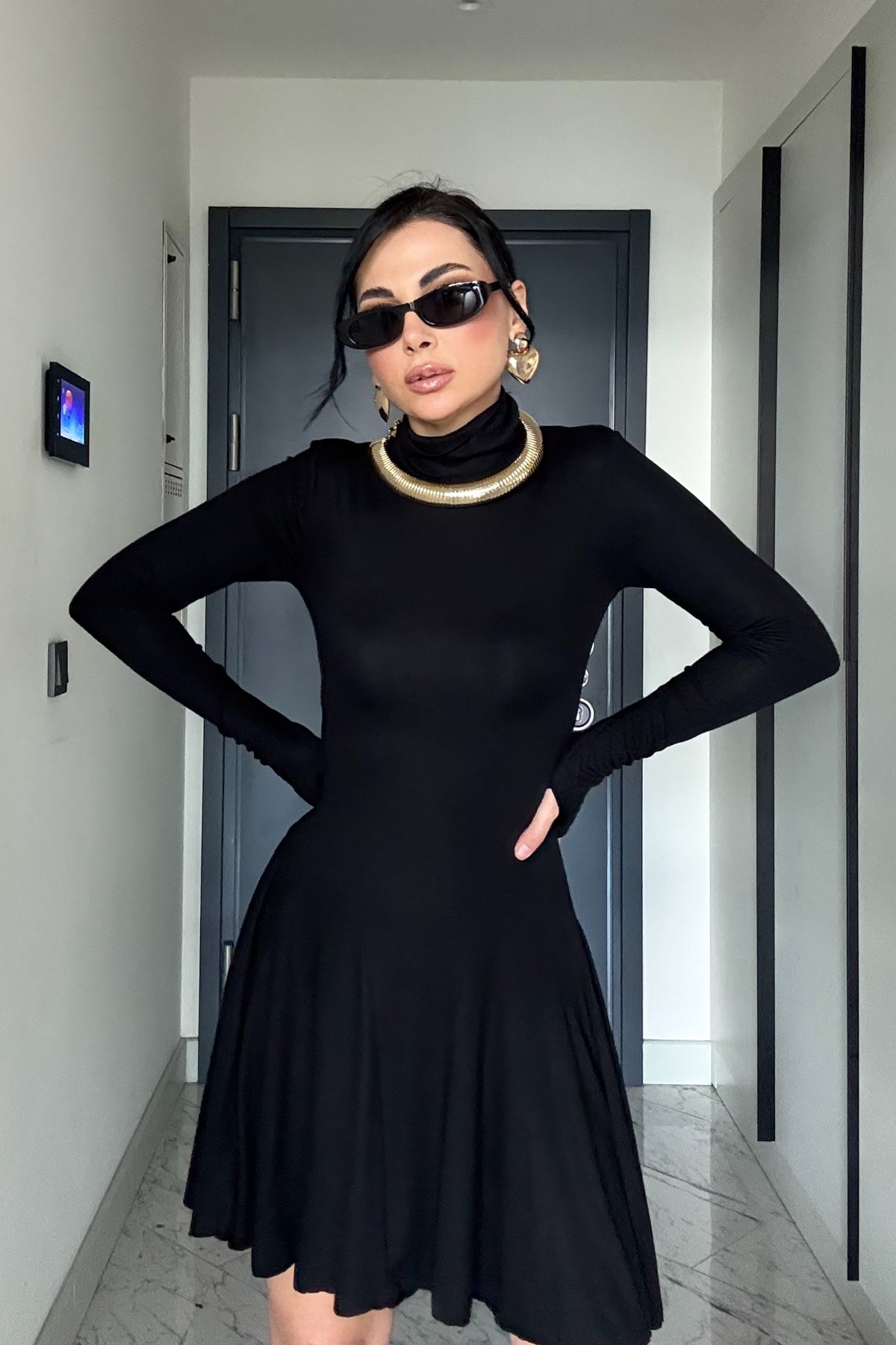 Uzun Kollu Eteği Volanlı Siyah Mini Elbise SY-3543-Siyah