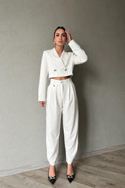 Ekru Crop Ceket ve Paçası Düğme Detaylı Pantolon Takım SY-0935-Ekru