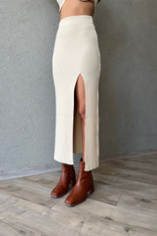 Bej Boğazlı Crop Kazak ve Önden Yırtmaçlı Etek Takım SY-1197-Bej