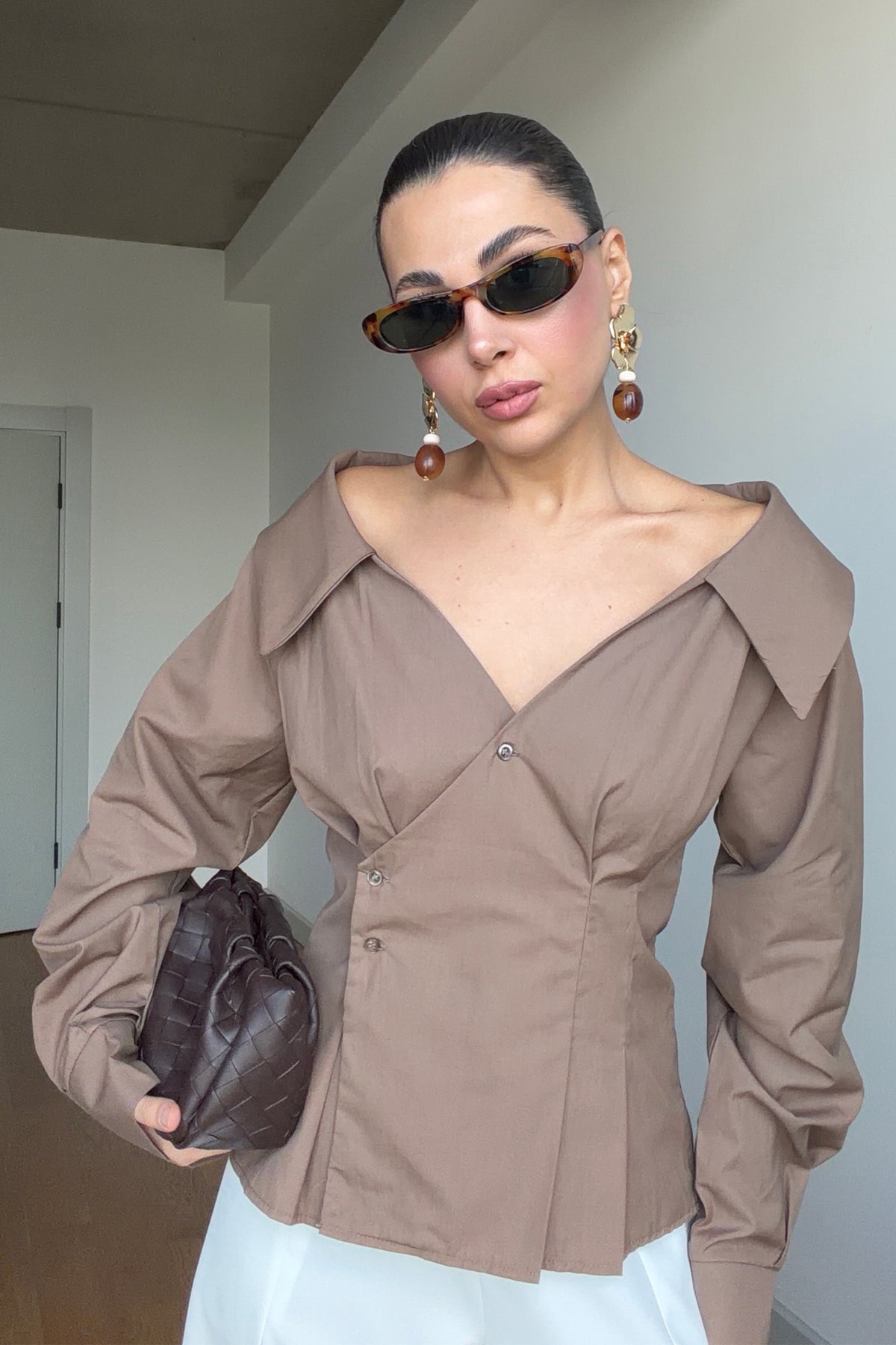 Çapraz Düğmeli Pile Detaylı Kahverengi Poplin Gömlek SY-3881-Kahverengi