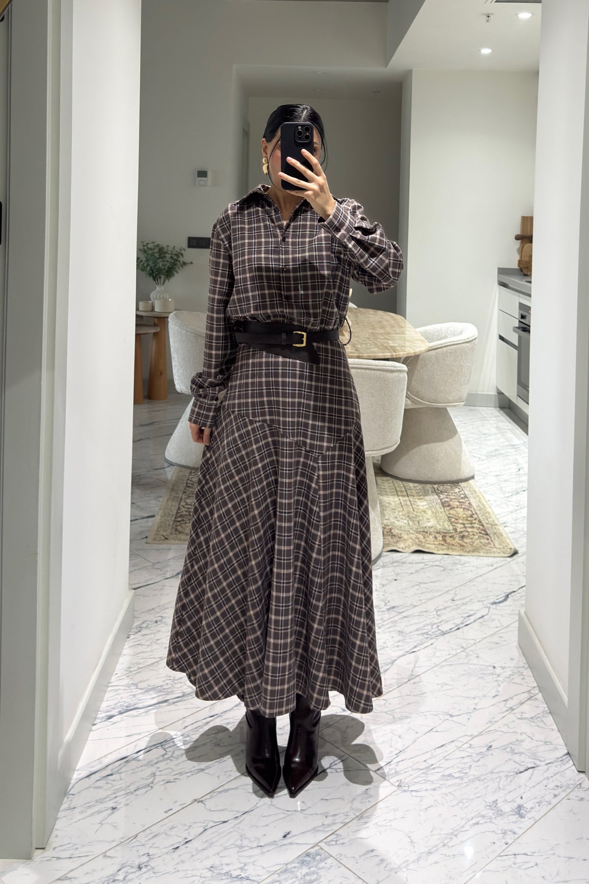 Gömlek Yaka Beli Kemerli Kahve Ekoseli Elbise SY-3611-Kahverengi