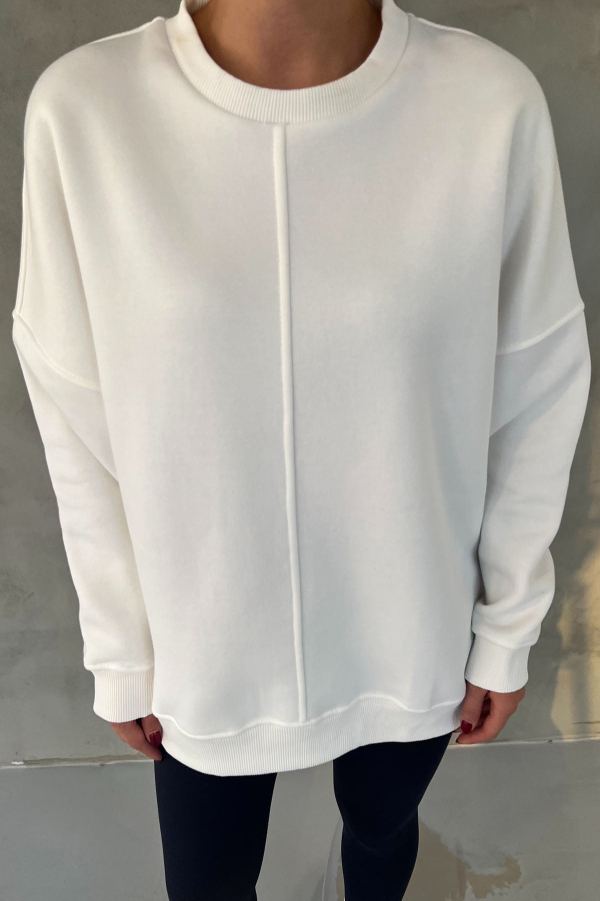 Beyaz Önü Dikiş Detaylı Oversize Sweatshirt SY-2617-Beyaz