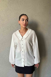 Beyaz Bebe Yaka Taş Düğme Detaylı  Balon Kol Gömlek SY-1819-Beyaz