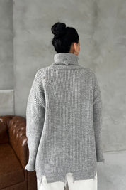 Gri Yırtık Detaylı Boğazlı Triko Kazak SY-2840-Gri