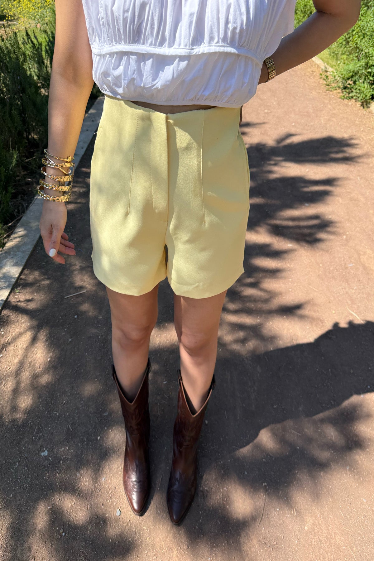 Sarı Pens Detaylı Mini Şort SY-2305-Sarı