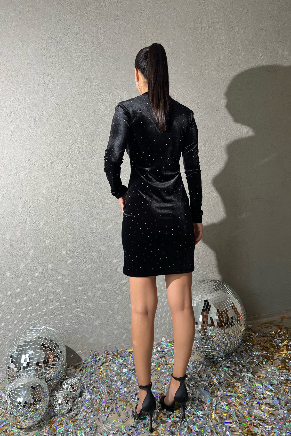 Siyah V Yaka Taşlı Kadife Elbise SY-1421-Siyah