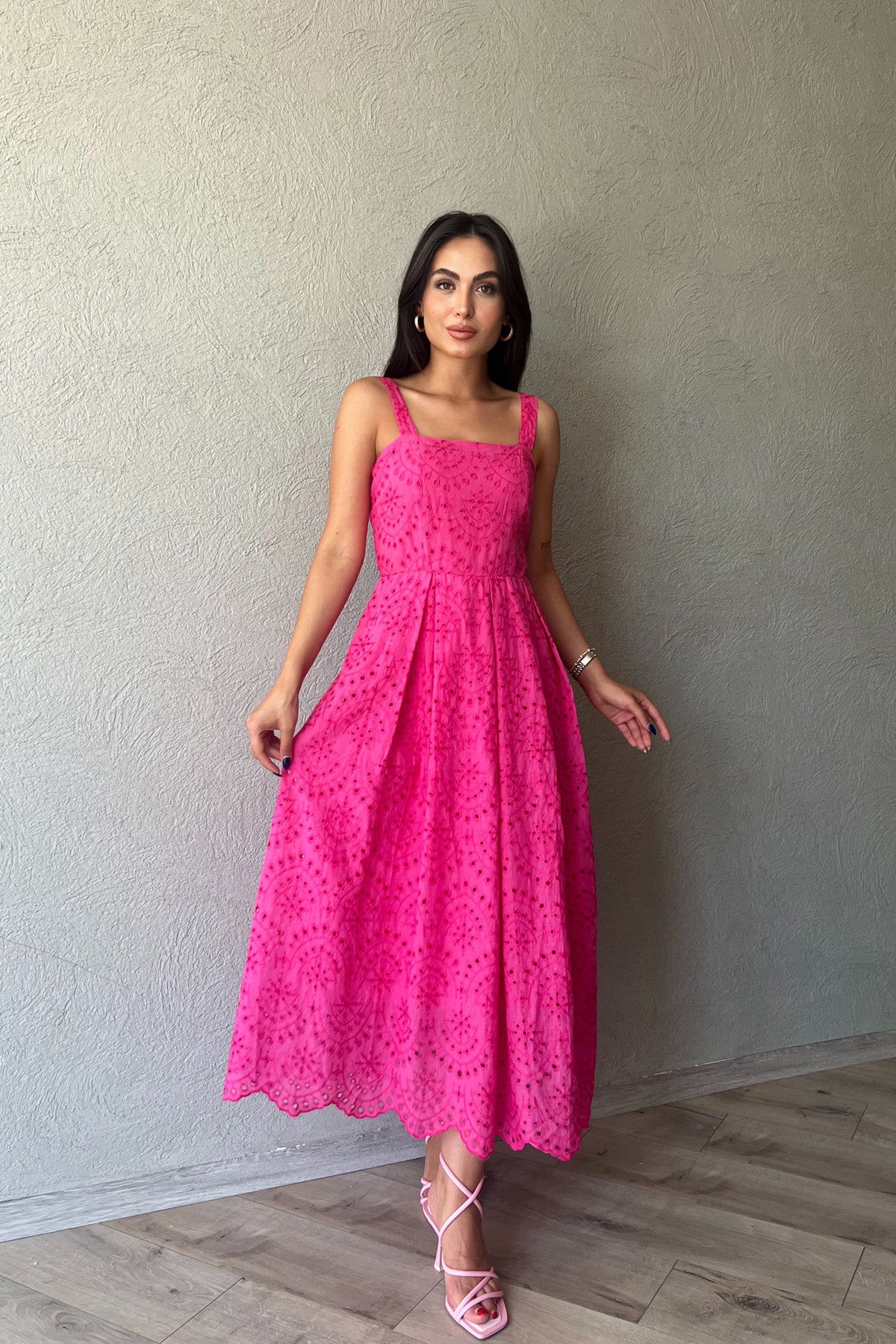 Fuşya Askı Aparat Detaylı Brode Elbise SY-2036-Fuşya