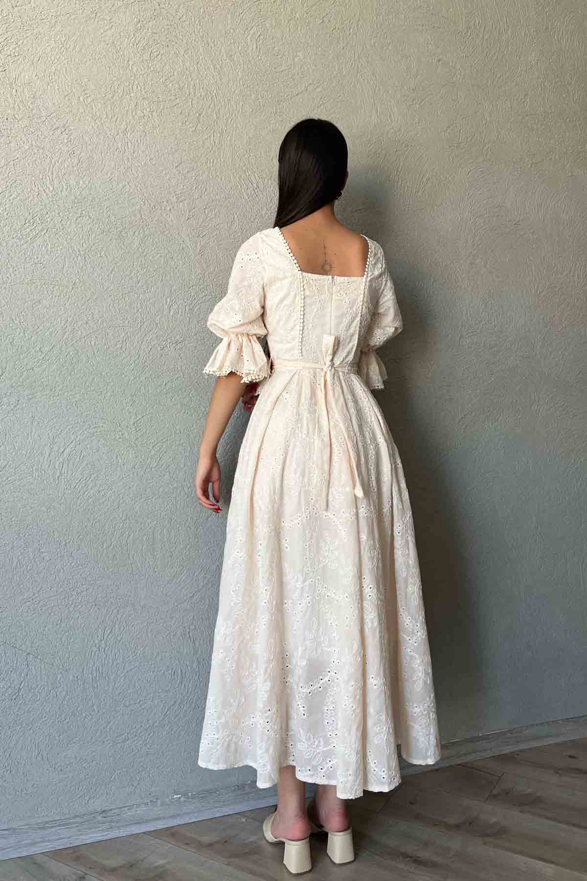 Bej Kolu Lastik Detaylı Güpür Detaylı Brode Elbise SY-2109-Bej