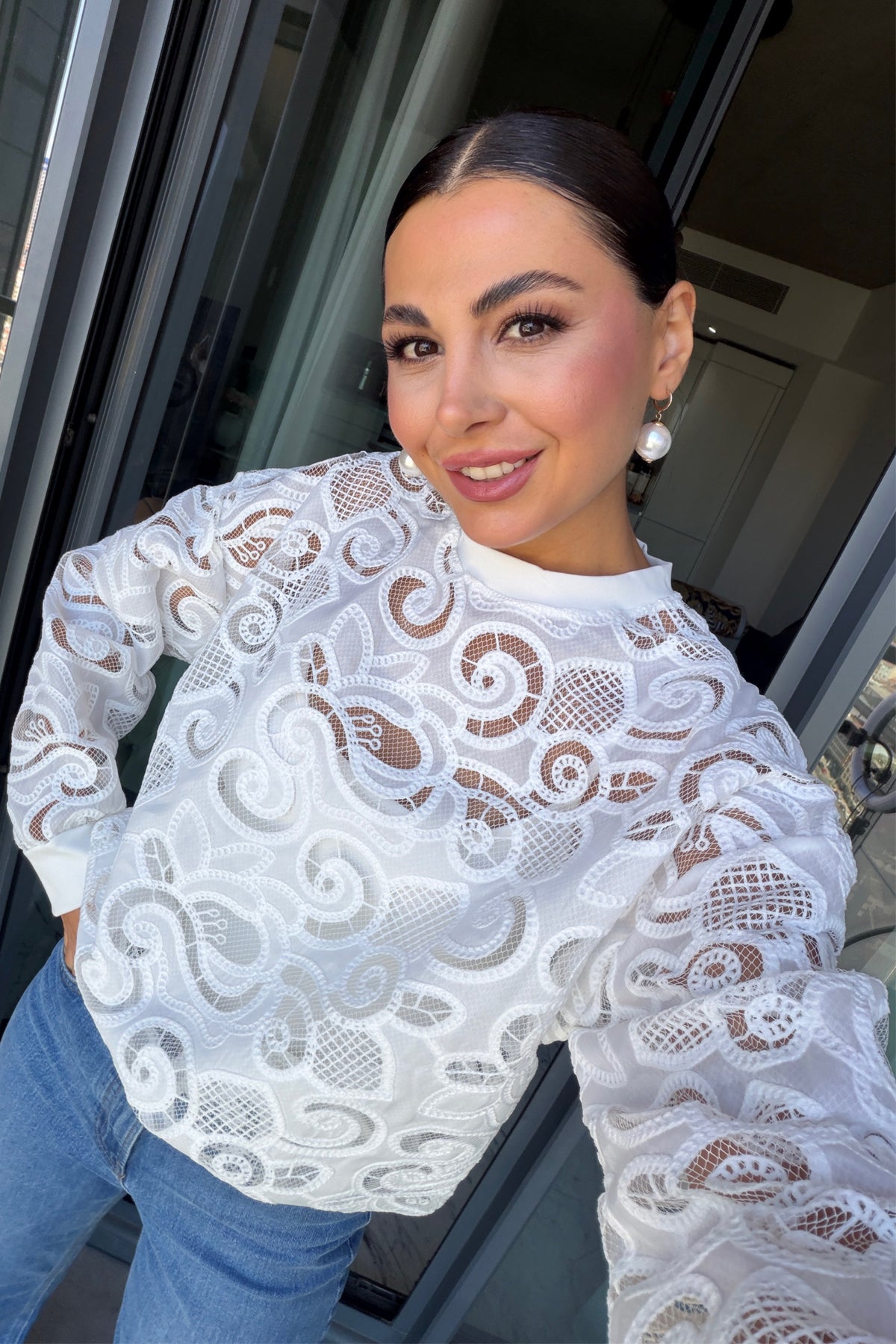 Beyaz Dantel İşlemeli Bisiklet Yaka Bluz SY-3838-Beyaz