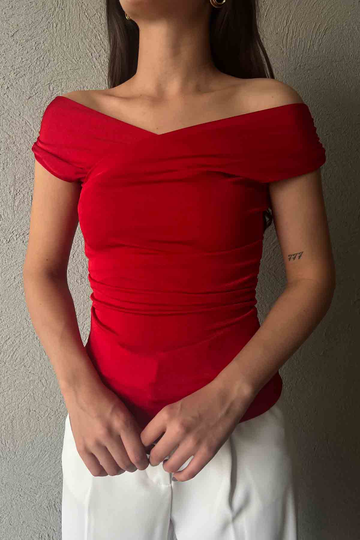 Kırmızı Asimetrik Kolsuz Bluz SY-1910-Kırmızı