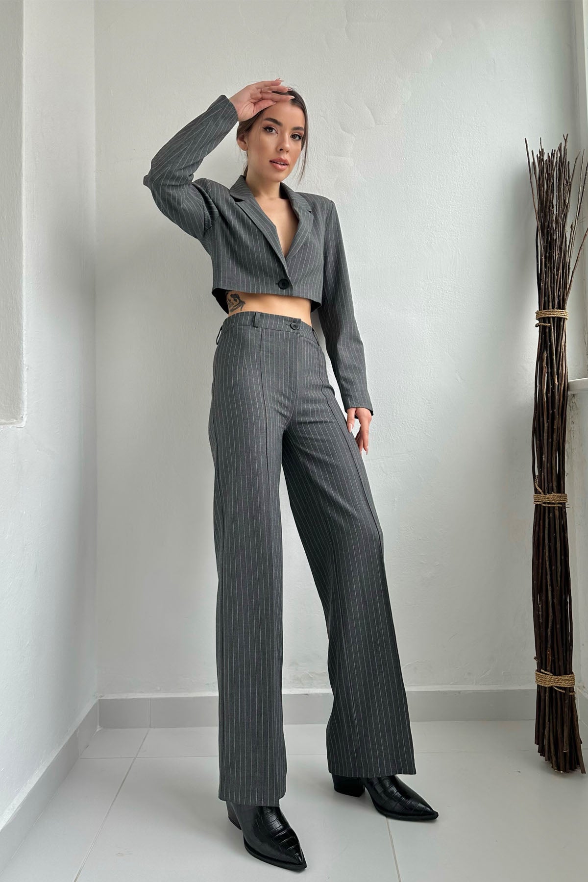 Gri Çizgili Tek Düğmeli Crop Ceket Pantolon Takım SY-0051-Gri