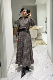 Gömlek Yaka Beli Kemerli Kahve Ekoseli Elbise SY-3611-Kahverengi