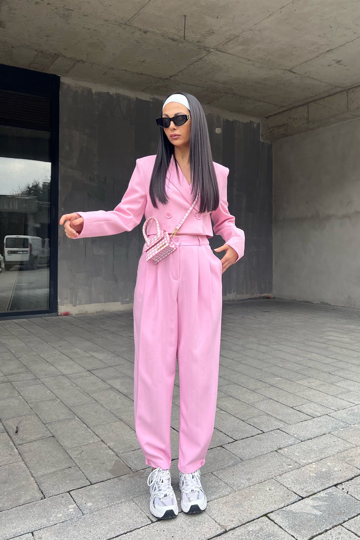 Pembe Crop Ceket ve Paçası Düğme Detaylı Pantolon Takım SY-0935-Pembe