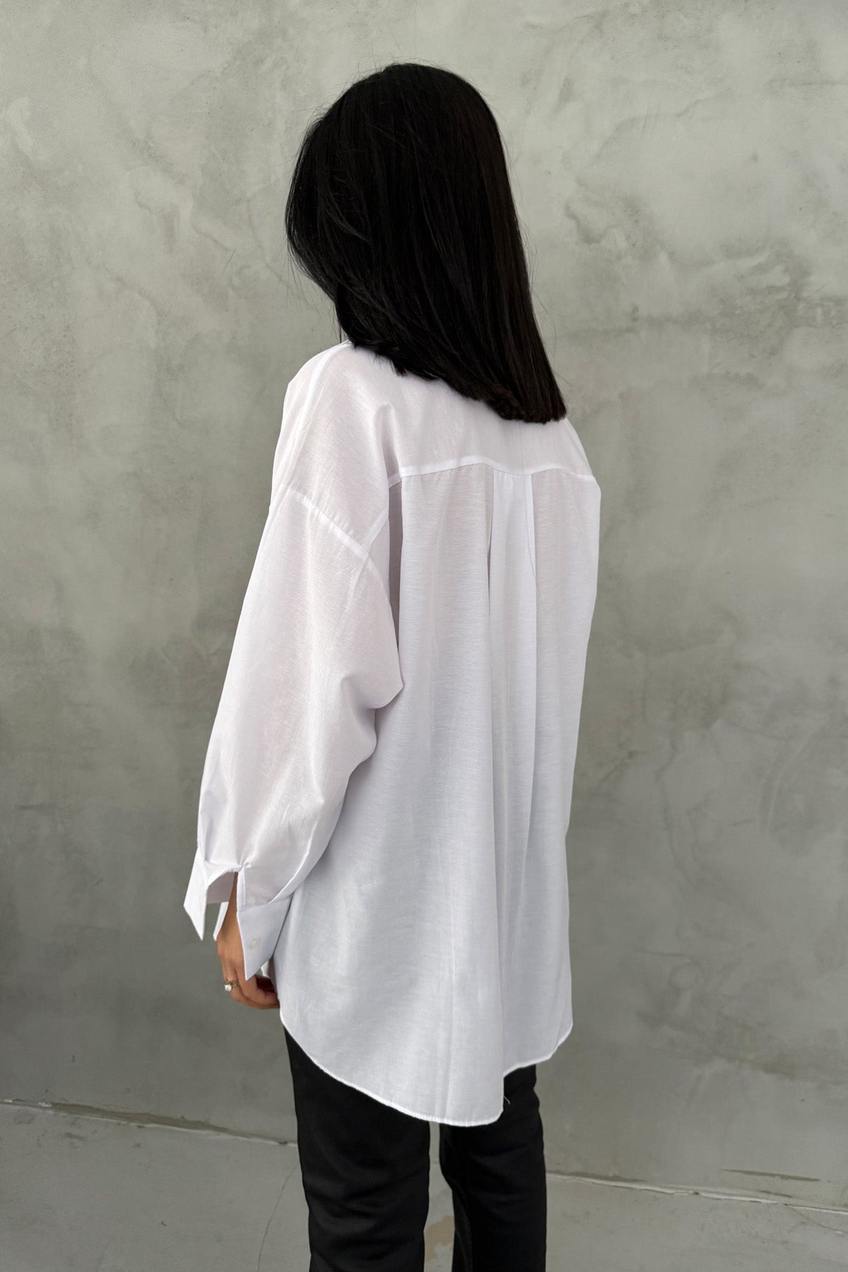 Beyaz Cepli Kadın Gömlek SYM-3429-Beyaz