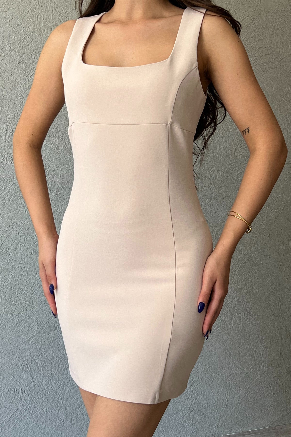 Bej Kare Yaka Detaylı Elbise SY-2031-Bej