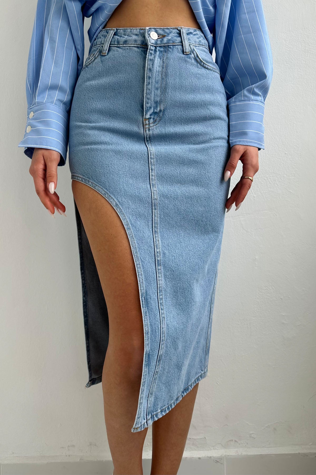 Açık Mavi Yandan Derin Yırtmaç Detaylı Denim Etek SY-0179-Açık Mavi