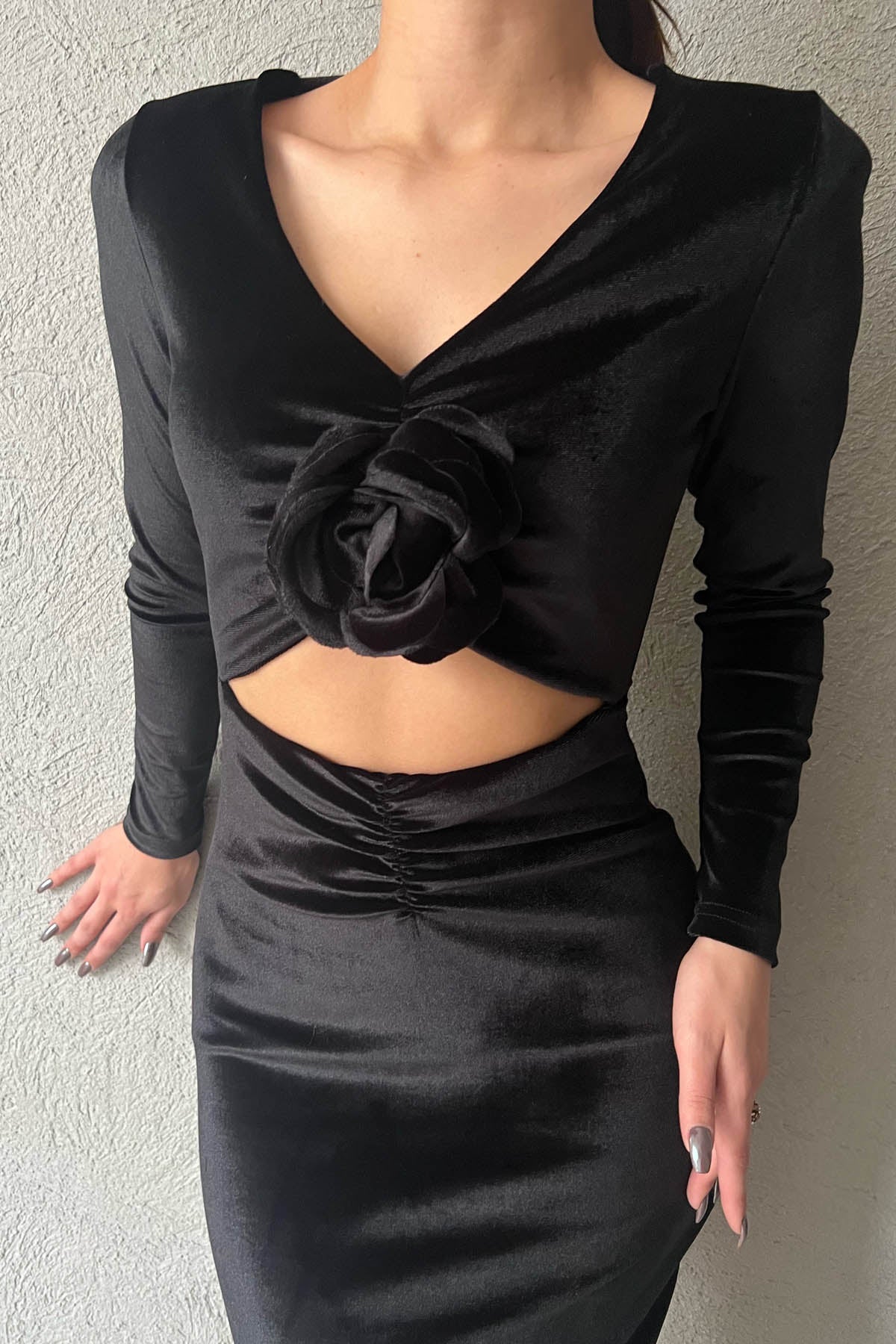 Siyah Gül Detaylı Kadife Elbise SY-1499-Siyah