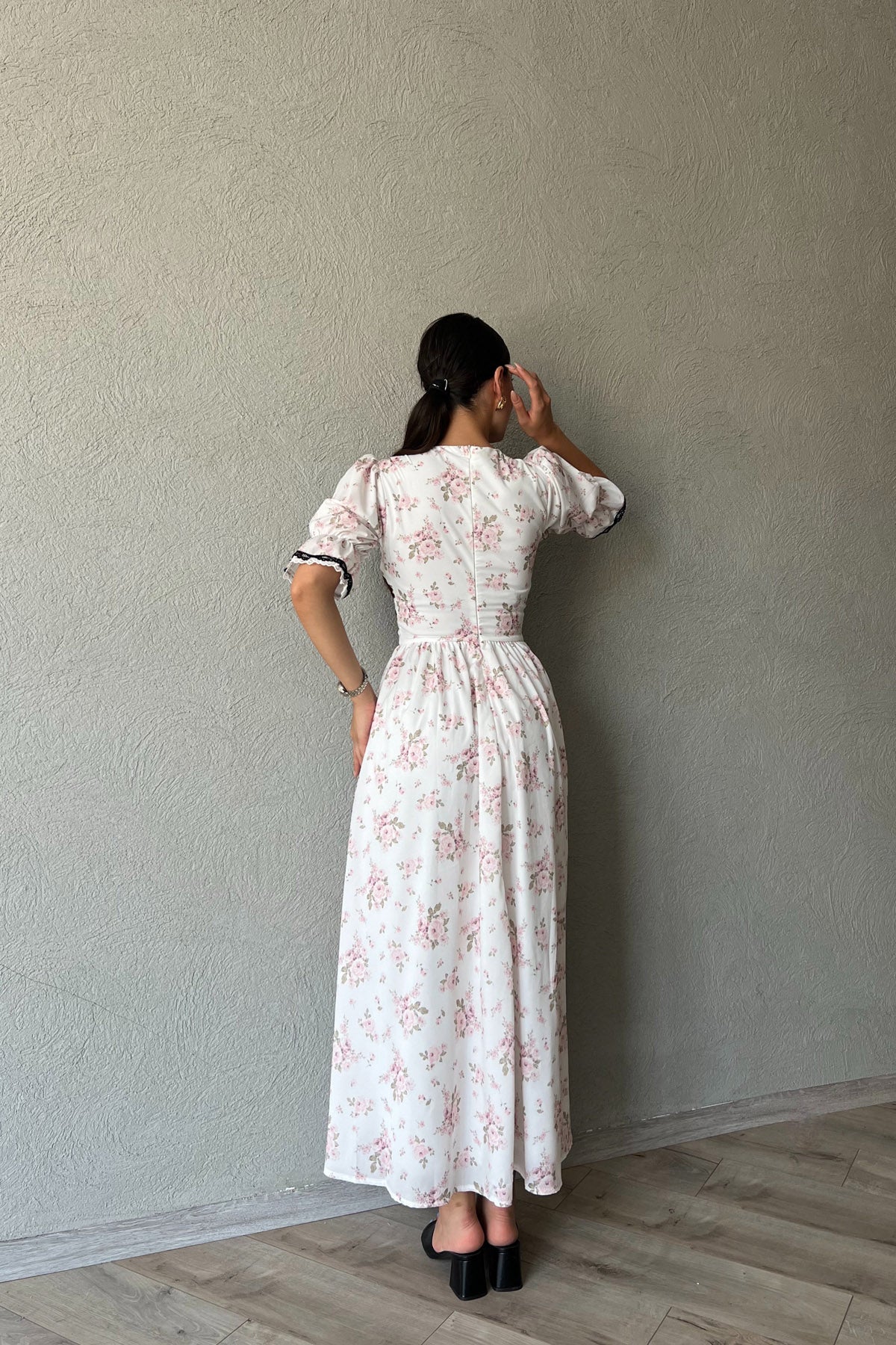 Beyaz Carina Çiçekli Kolu Lastikli Tasarım Elbise SY-2274-Beyaz