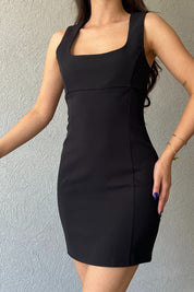 Siyah Kare Yaka Detaylı Elbise SY-2031-Siyah