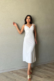 Beyaz Boyundan Bağlamalı Sırt Detaylı Elbise SY-2255-Beyaz