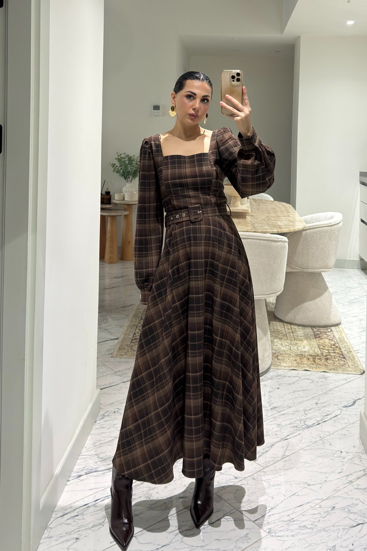 Kare Yaka Kemerli Ekoseli Elbise Kahve-Siyah SY-3588-Kahverengi