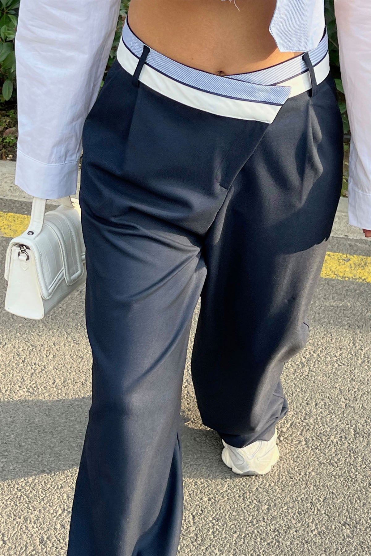 Mavi Çizgili Beyaz Crop Gömlek ve Ters Kemer Pantolon Takım SY-1212-Mavi