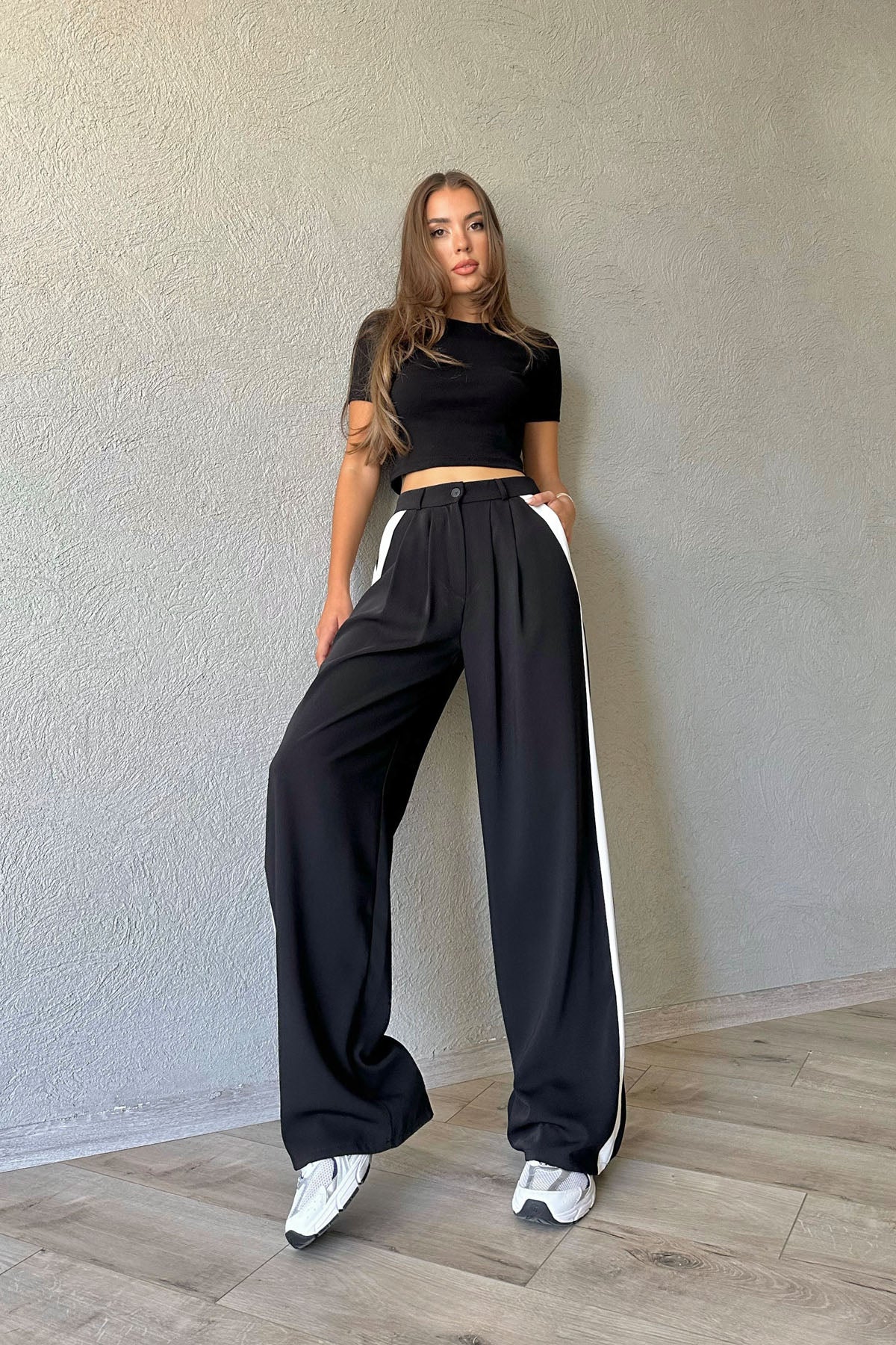 Siyah Yan Kısmı Şerit Detay Bol Paça Pantolon SY-1077-Siyah