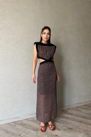 Siyah Pembe Çiçek Desenli Vatkalı Pencere Detaylı Elbise SY-1869-Siyah-Pembe