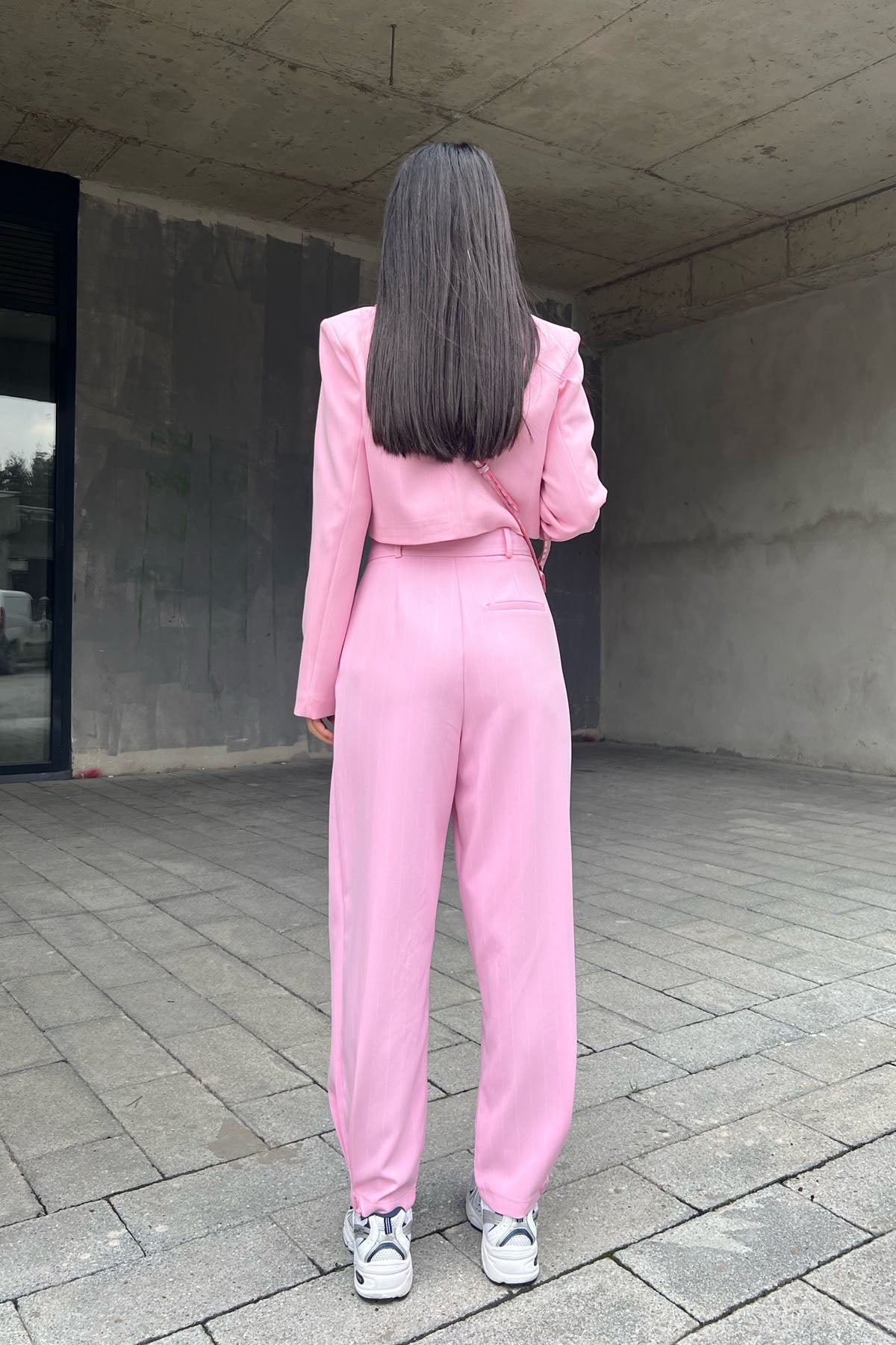 Pembe Crop Ceket ve Paçası Düğme Detaylı Pantolon Takım SY-0935-Pembe