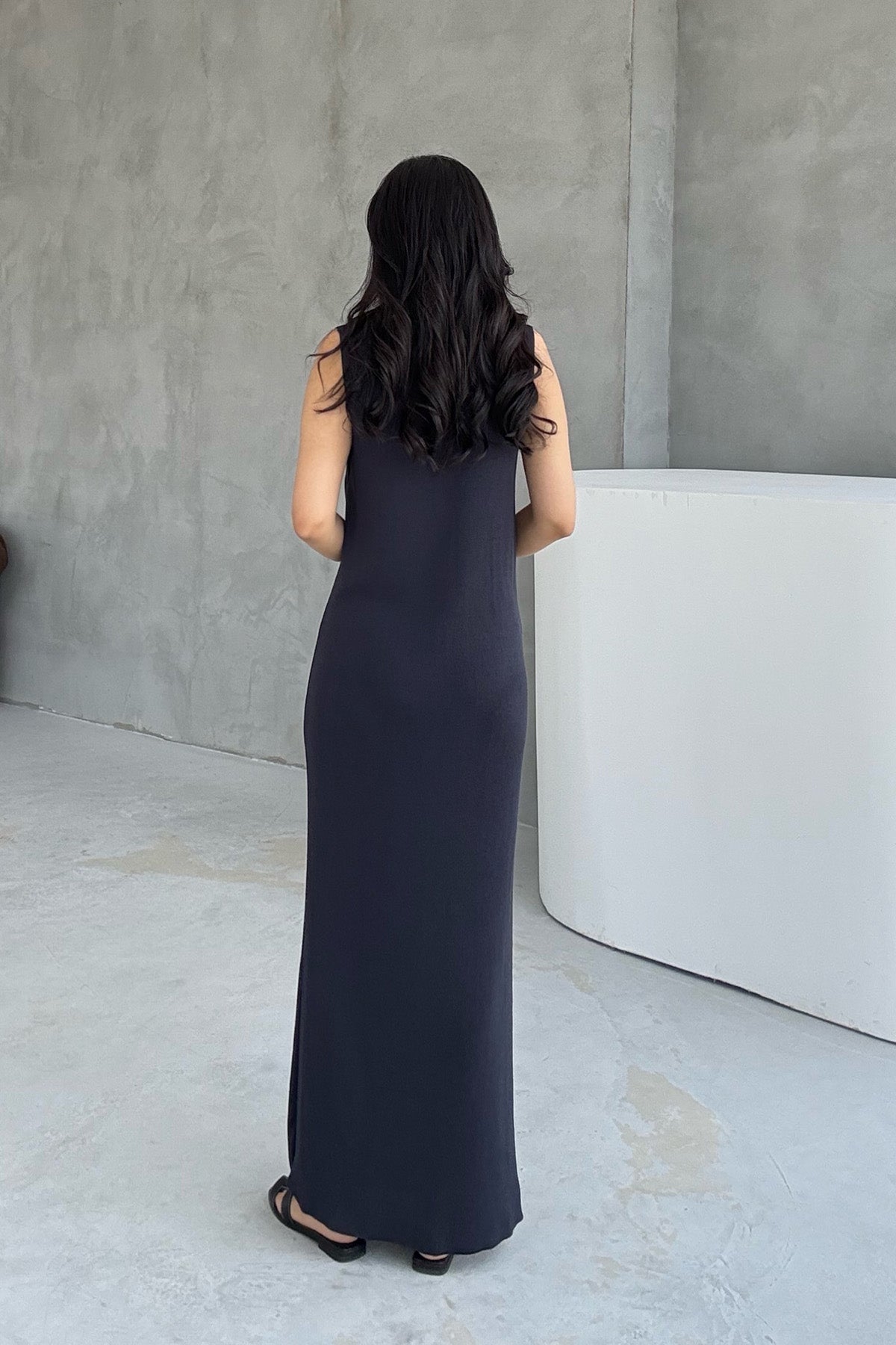 Füme V Yaka Merserize Yırtmaçlı Uzun elbise SY-3229-Füme