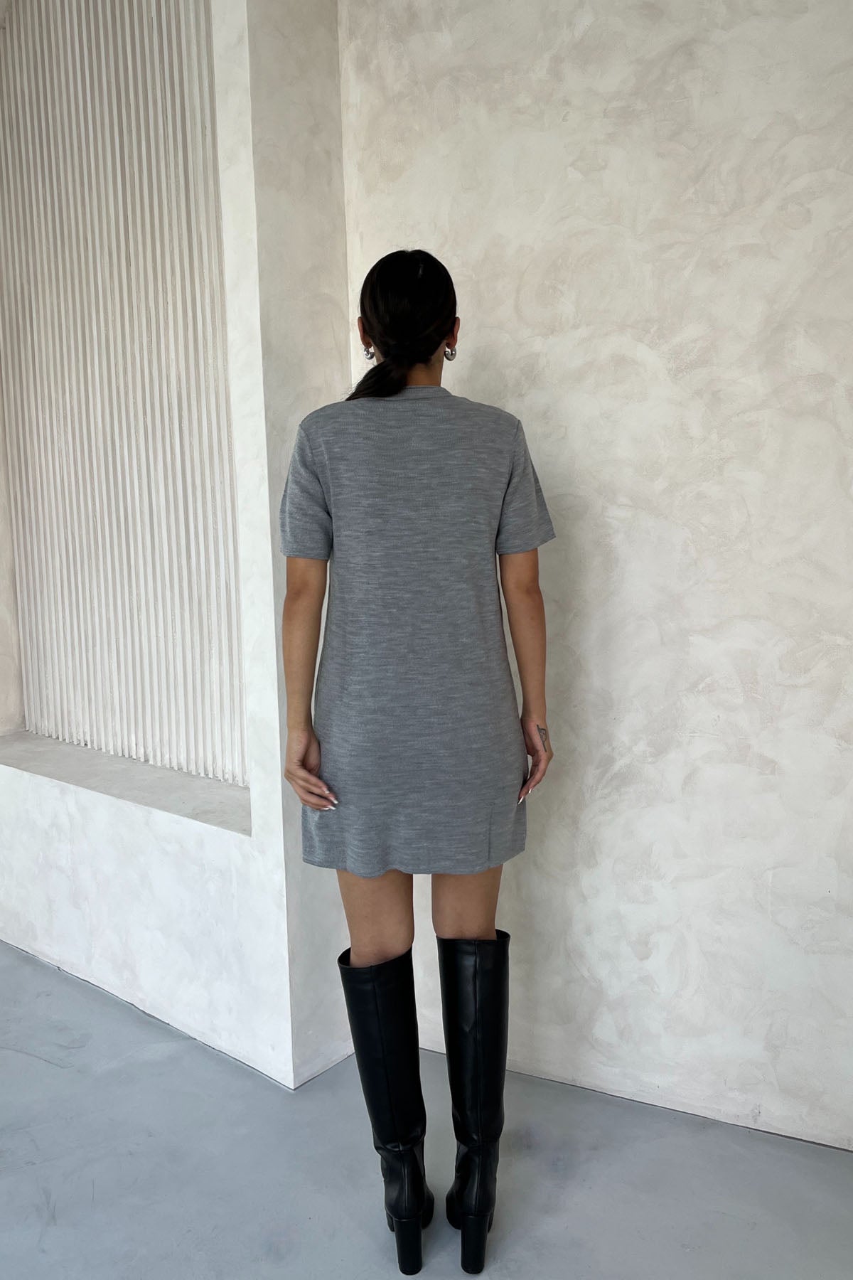 Gri Önü Dikiş Detaylı Kısa Triko Elbise SY-23834-Gri
