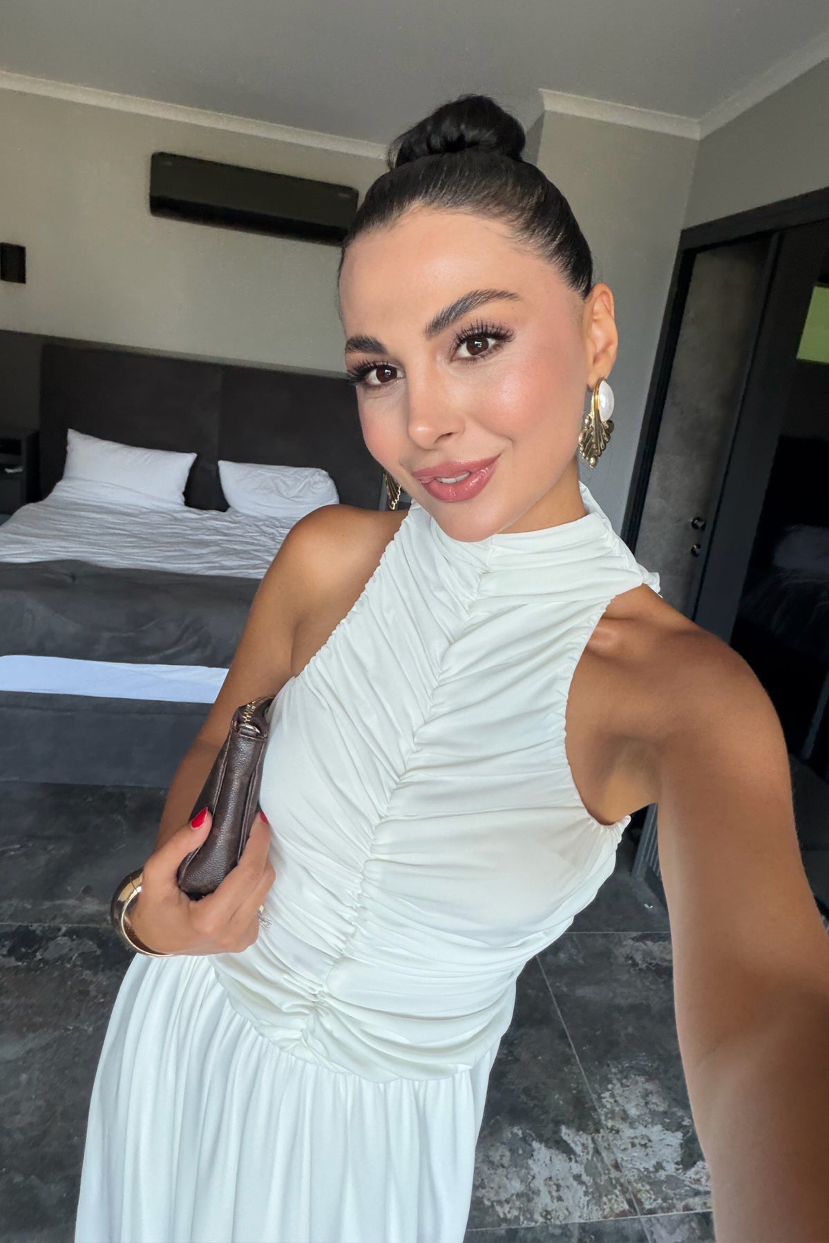 Beyaz Halter Yaka Maxi Davet Elbisesi Ön Drapeli SY-3782-Beyaz