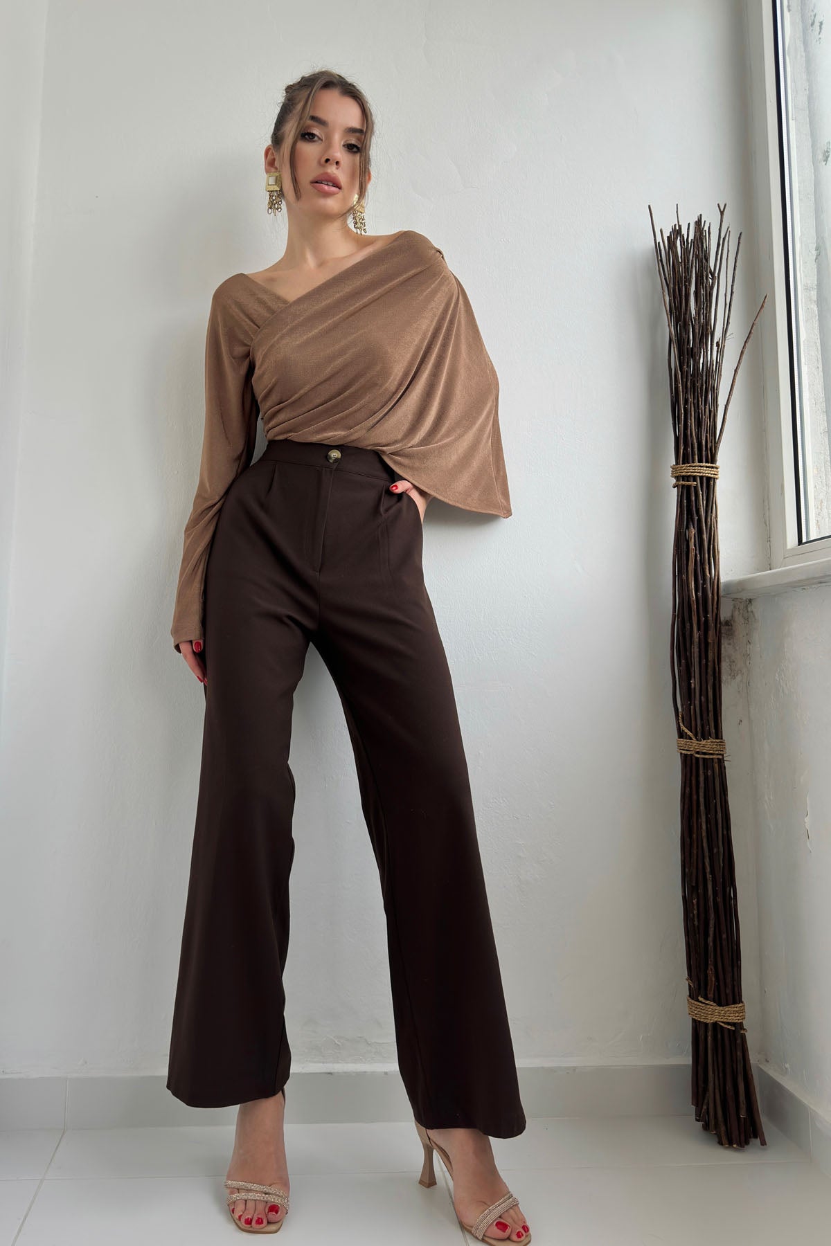Kahve Arka Bel Kısmı Lastikli Bol Paça Pantolon SY-0071- Kahve