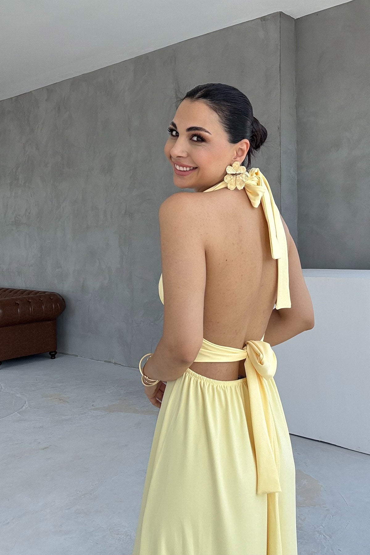 Sera Boyun Bağlamalı Sırt Dekolteli Yırtmaçlı Sarı Elbise SY-3221-Sarı