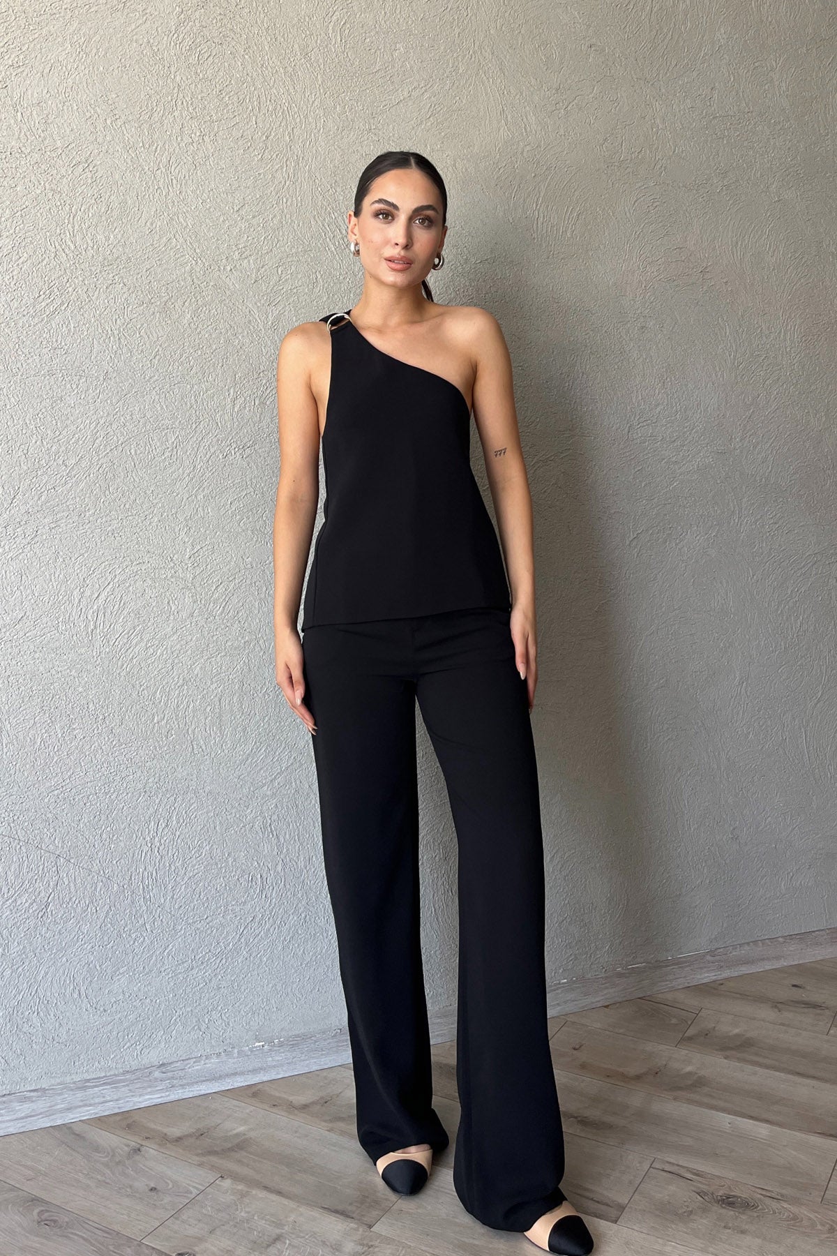 Siyah Pileli Tek Arka Cep Detaylı Pantolon SY-2343-Siyah