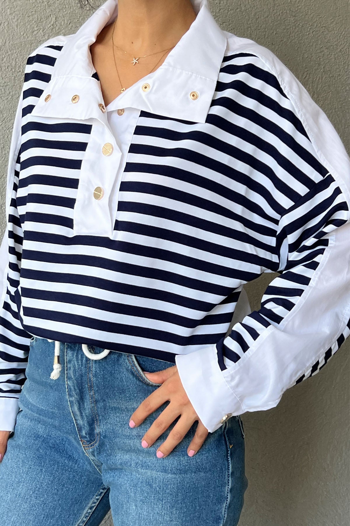 Lacivert -Beyaz Çizgili Yakalı ve Gold Düğme Detaylı Sweat SY-1151-Lacivert