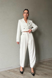 Ekru Crop Ceket ve Paçası Düğme Detaylı Pantolon Takım SY-0935-Ekru