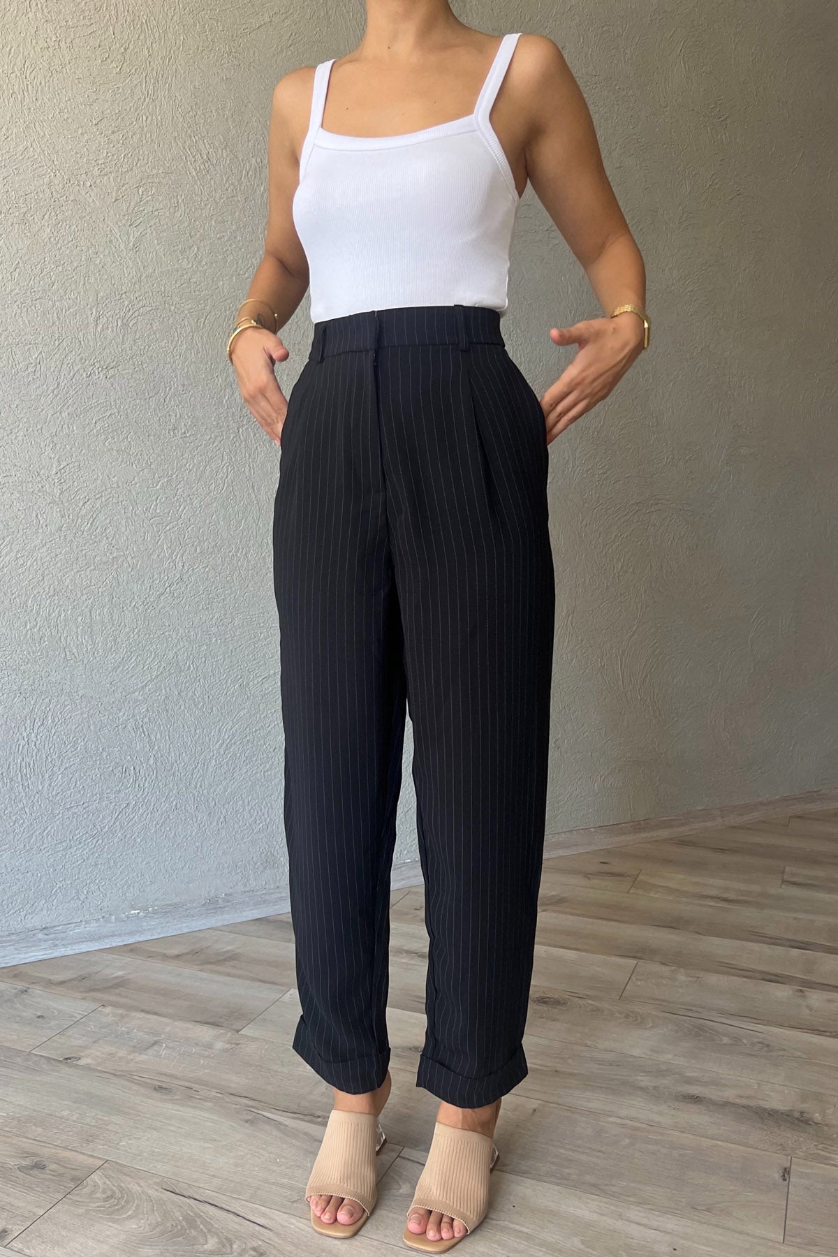 Siyah Çizgili Paçası Katlı Pantolon SY-1621-Siyah