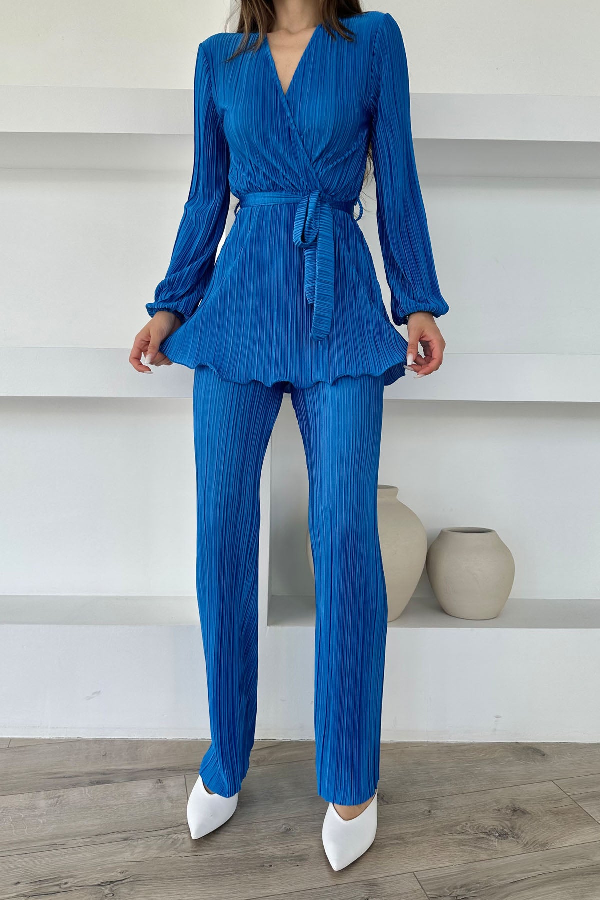 Saks Mavisi Piliseli Kuşaklı Bluz ve Pantolon Takım SY-0411-Saks Mavisi