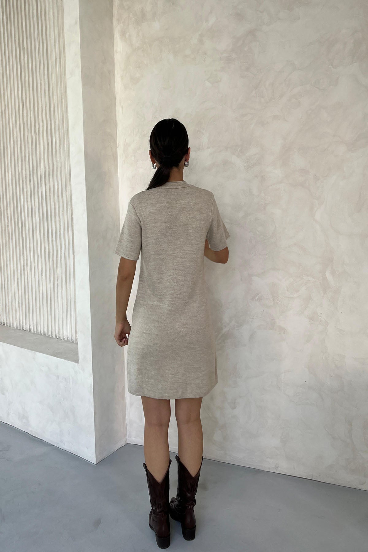Bej Önü Dikiş Detaylı Kısa Triko Elbise SY-23834-Bej