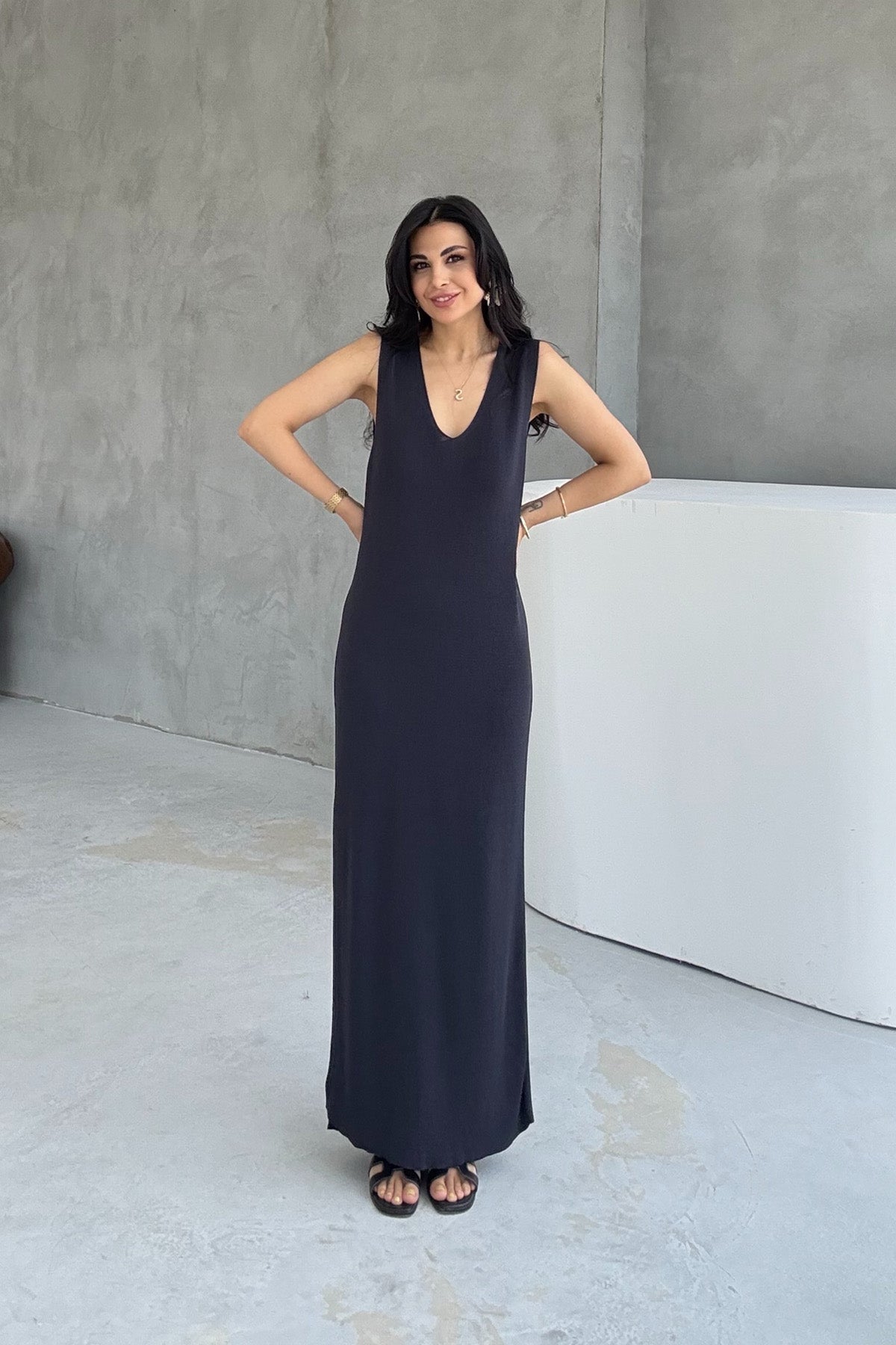 Füme V Yaka Merserize Yırtmaçlı Uzun elbise SY-3229-Füme