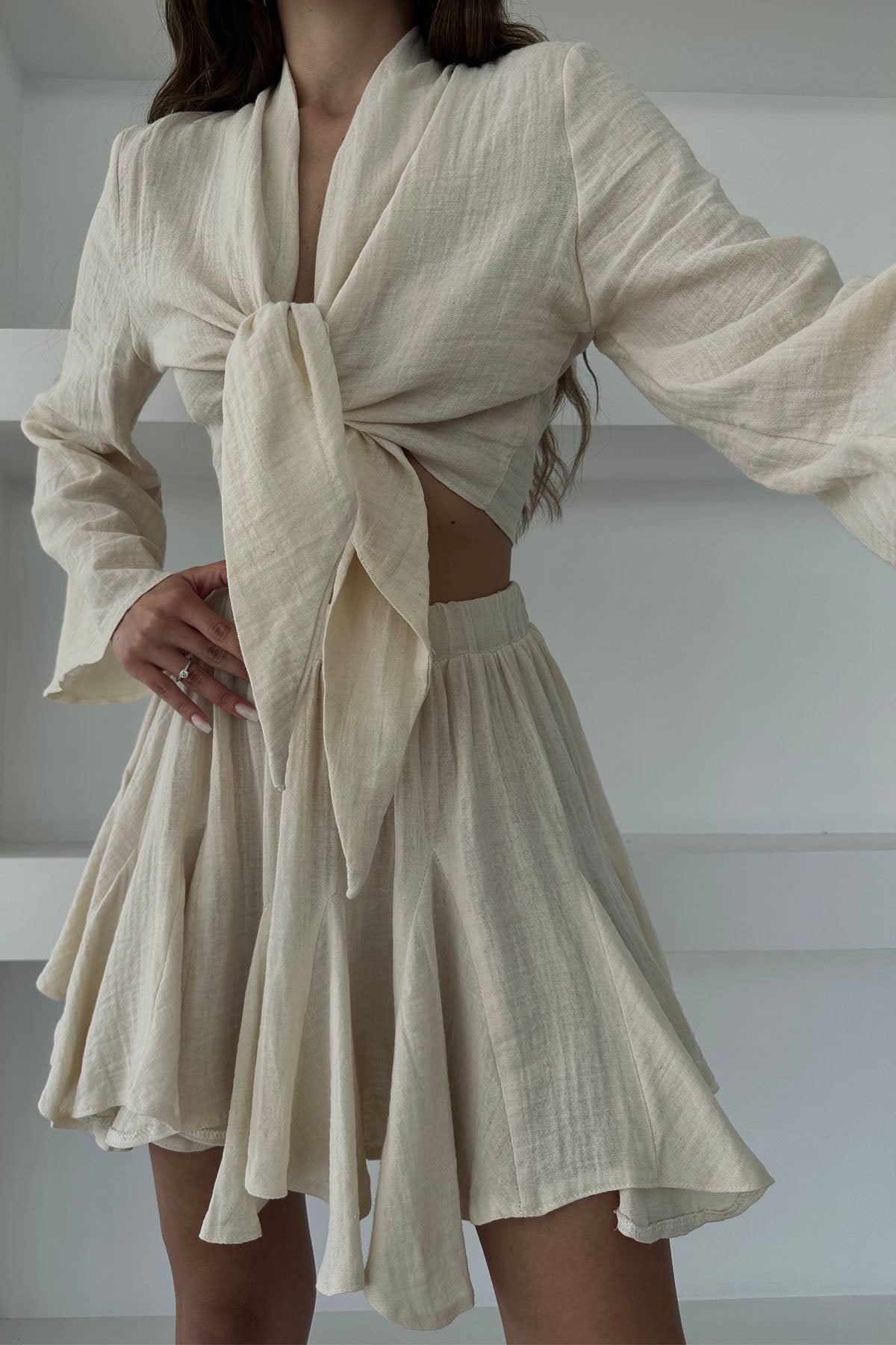 Bej Bağlama Detay Bluz ve Fırfırlı Etek Takım SY-0401-Bej